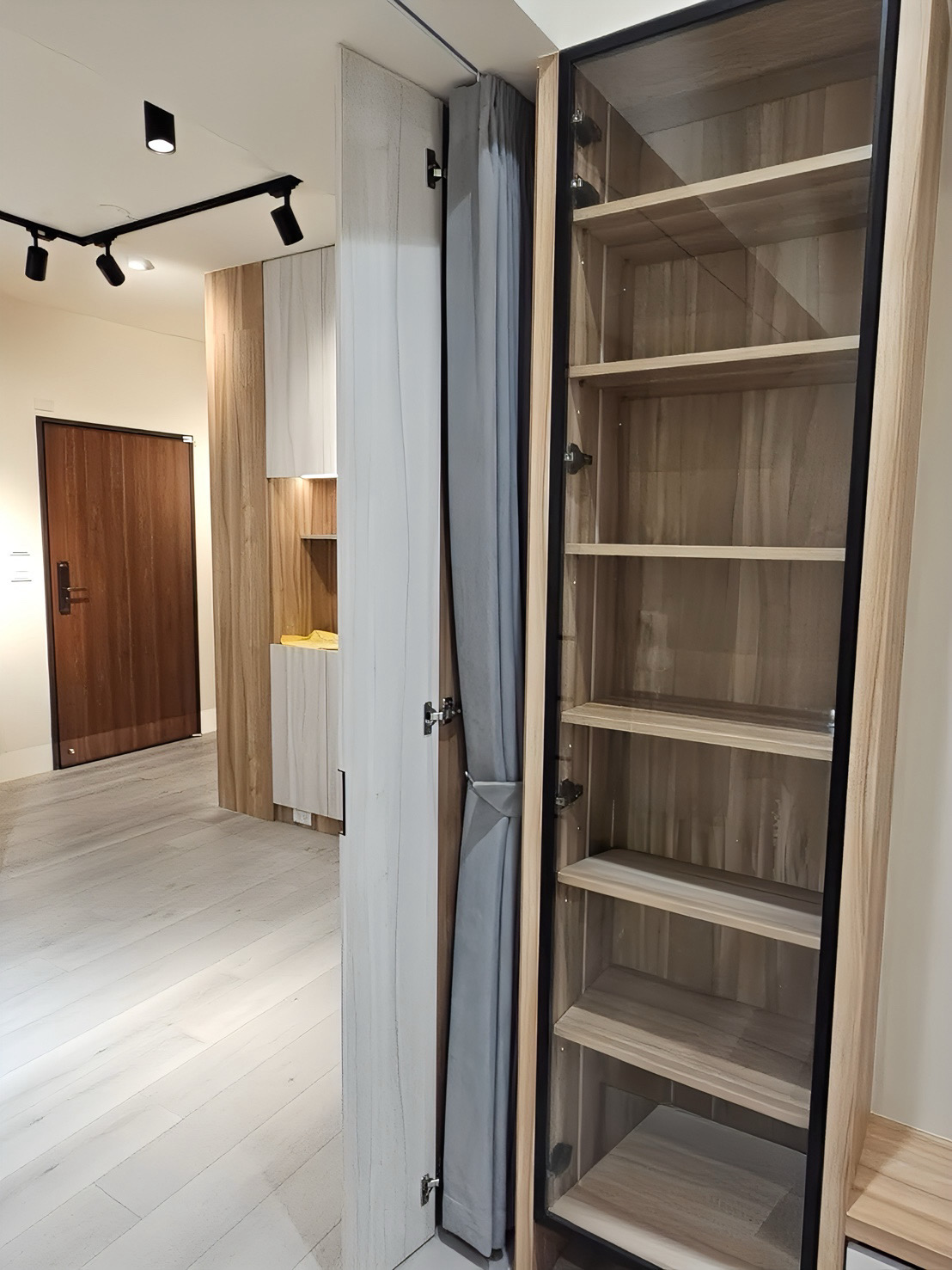 小港 POWER CITY 木質簡約風宅邸